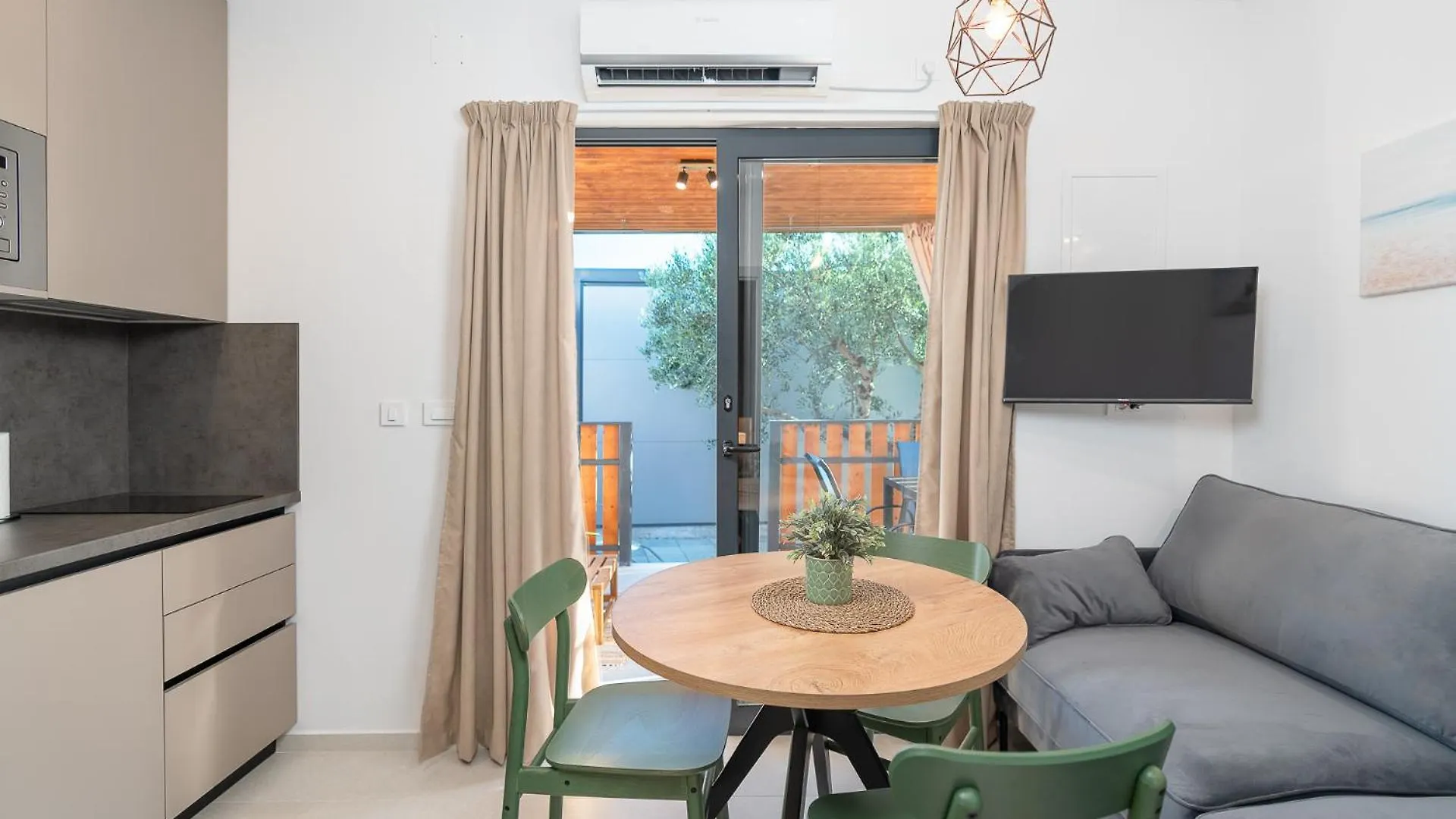 Ivas Mobile Homes And Apartments 파코스탄